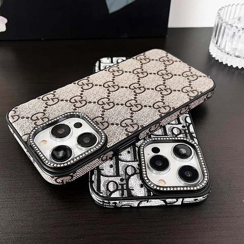 高級感のあるファブリックのスパークルサラウンドiPhoneケース