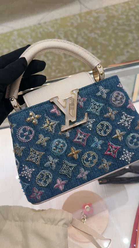 Mini borsa Capucines decorata in denim di lusso