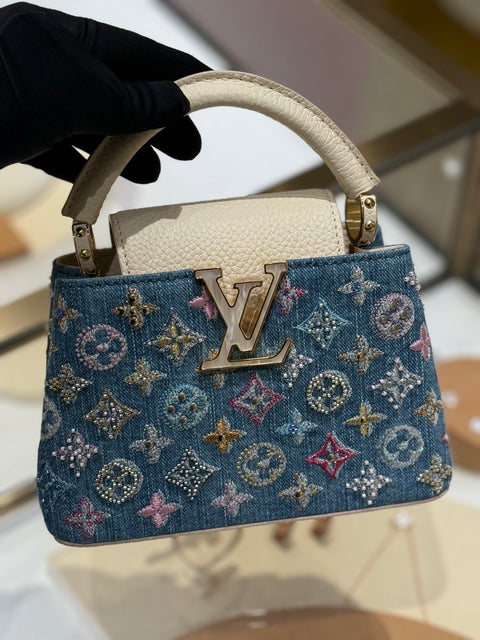 Mini borsa Capucines decorata in denim di lusso
