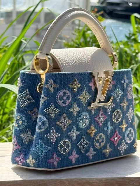 Mini borsa Capucines decorata in denim di lusso