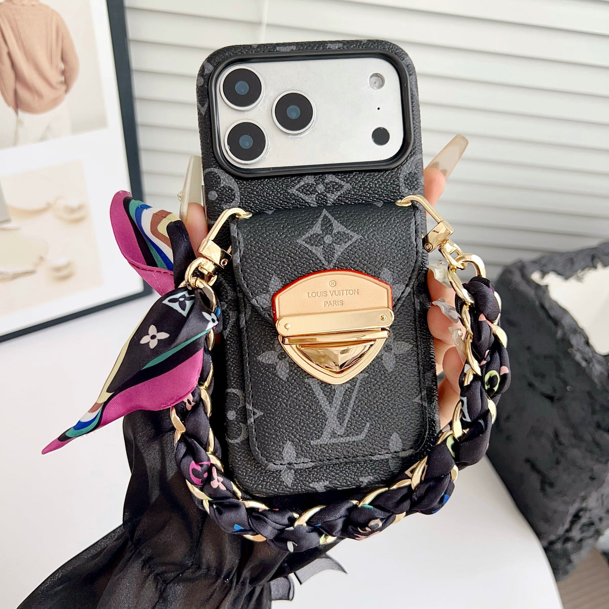 Custodia per iPhone a tracolla di lusso con tasca per carte e tracolla staccabile