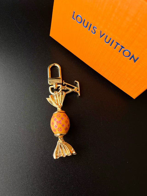 Candy Charm kulcstartó – aranyos luxus-ihlette táskafüggő kiegészítő