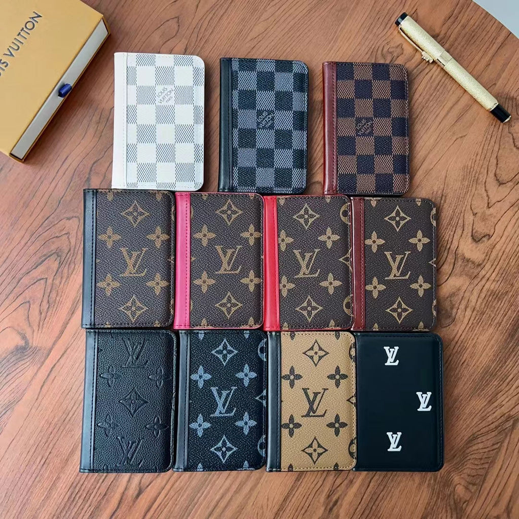 Elegante Lou Checkered & Monogramm-Geldbörsen