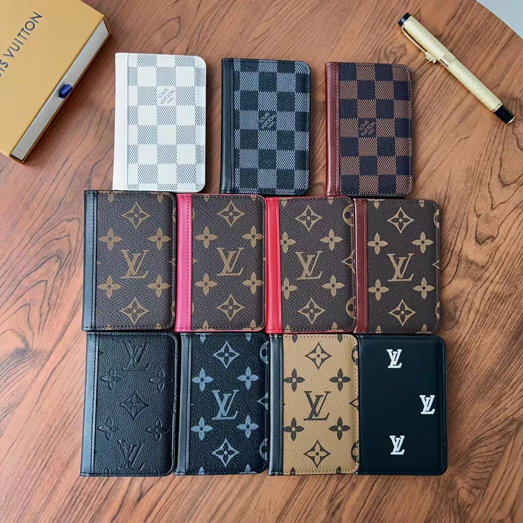 Elegante Lou Checkered & Monogramm-Geldbörsen
