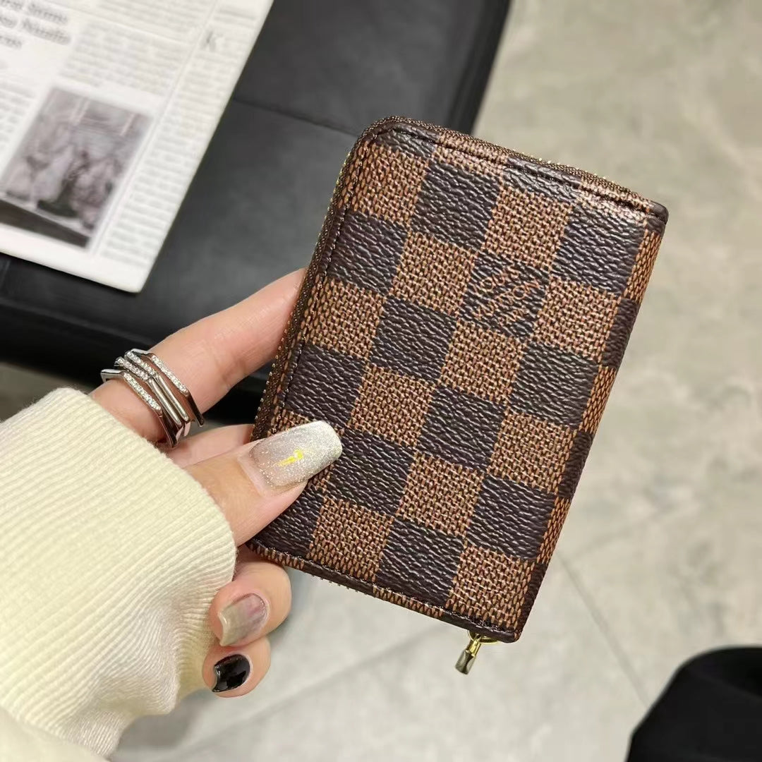 Συλλογή Luxury Monogram Zipper Wallet – Lou, GG και BBR