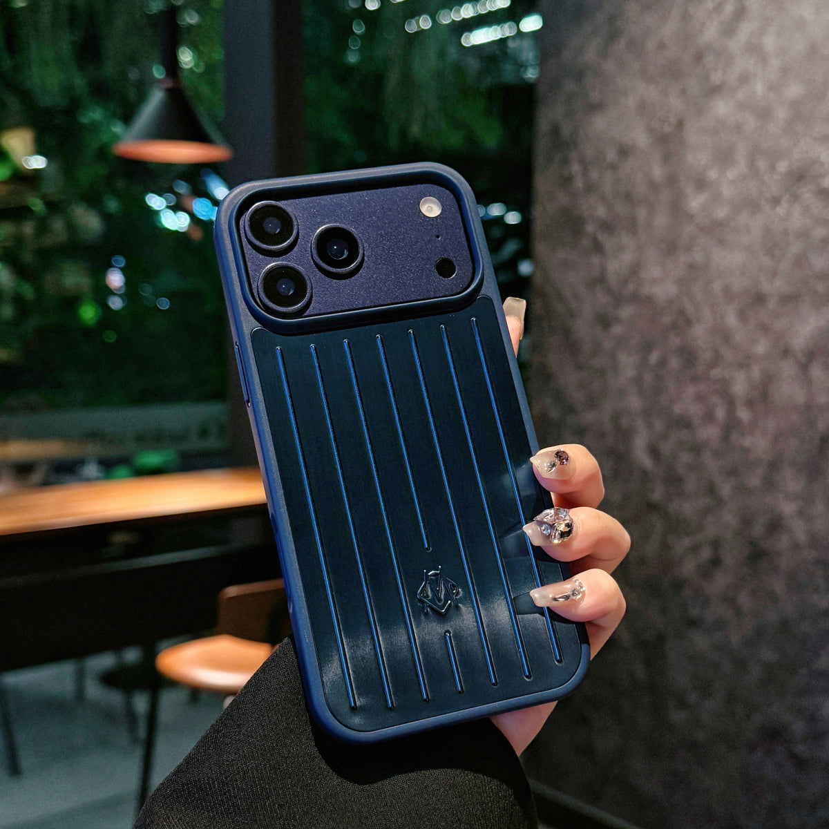 Ribbet Metallic Armour iPhone-etui – Stilfuld beskyttelse inspireret af rejser