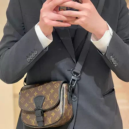 Sac de luxe en cuir de haute qualité, motif monogramme