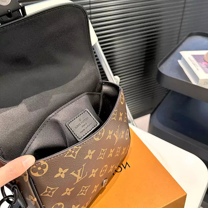 Sac de luxe en cuir de haute qualité, motif monogramme