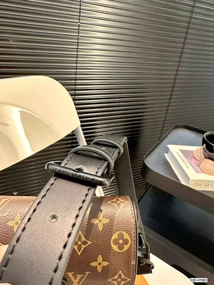 Sac de luxe en cuir de haute qualité, motif monogramme
