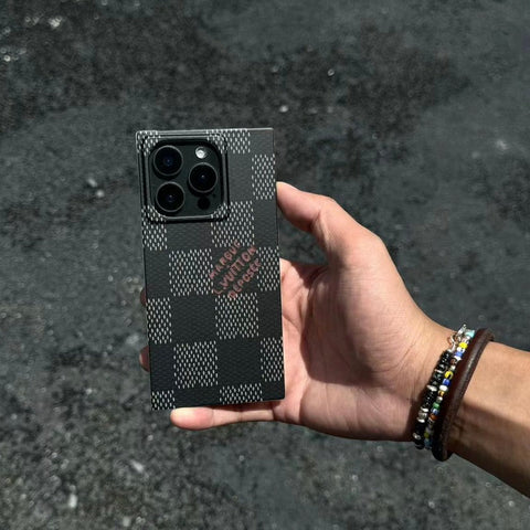 Luxuriöse quadratische iPhone-Hülle in Schwarz und Weiß