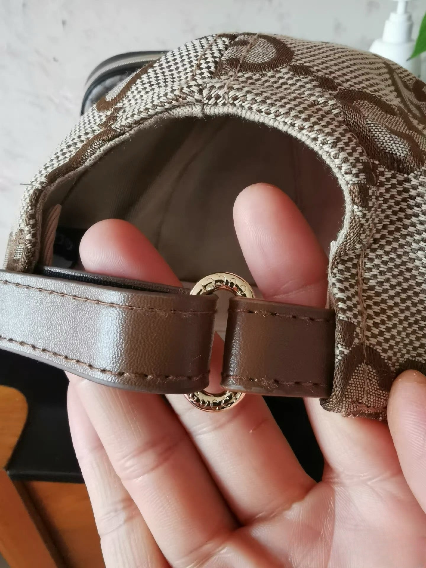 Classic luxury hat 03