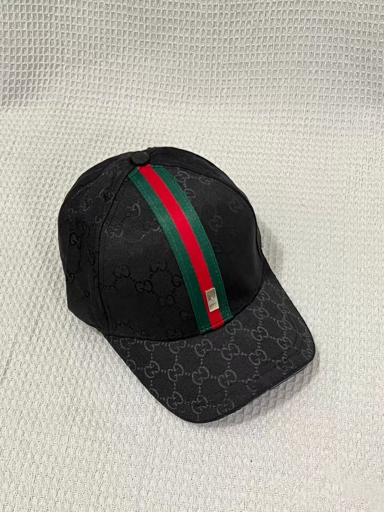 Classic luxury hat 04