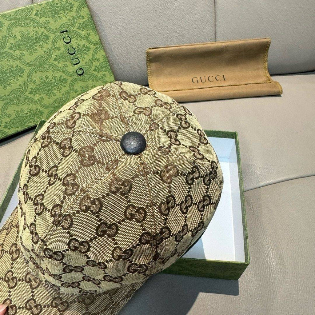 Classic luxury hat 02