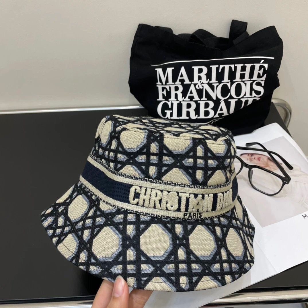 Classic luxury hat 08