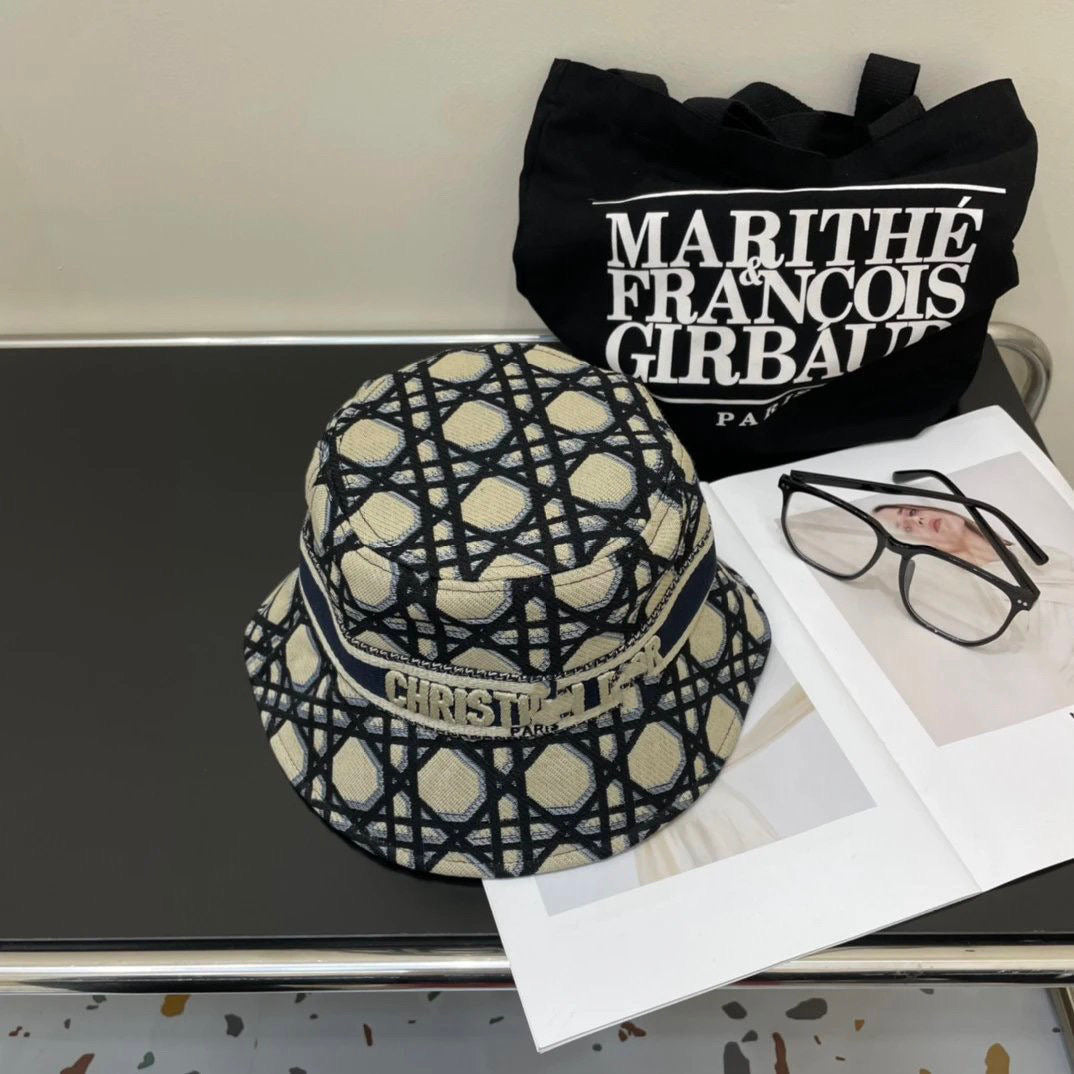 Classic luxury hat 08