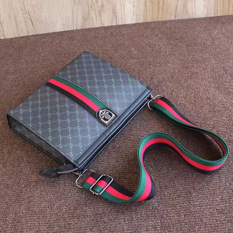 Pochette Monogramme Urbain 002