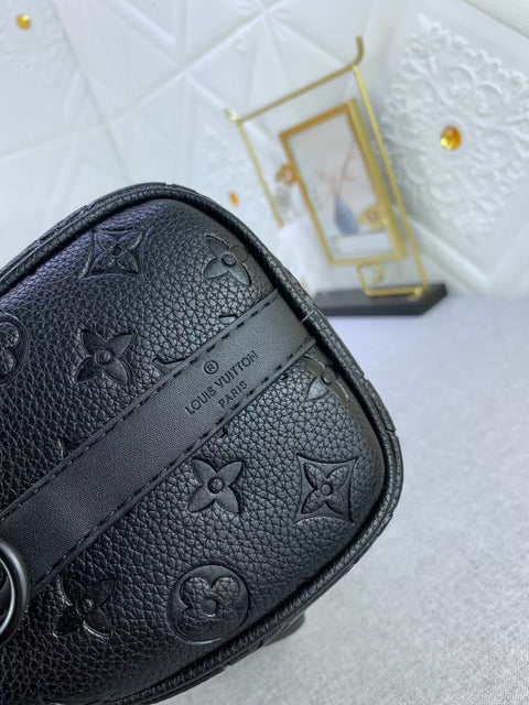 Lou Black 高級レザーバッグ – 多用途、スタイリッシュ、機能的