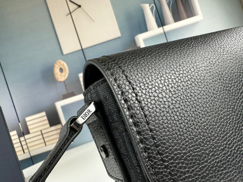 Bolsa Crossbody Clássica de Couro – Design Minimalista, Função Máxima