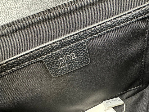 Bolsa Crossbody Clássica de Couro – Design Minimalista, Função Máxima