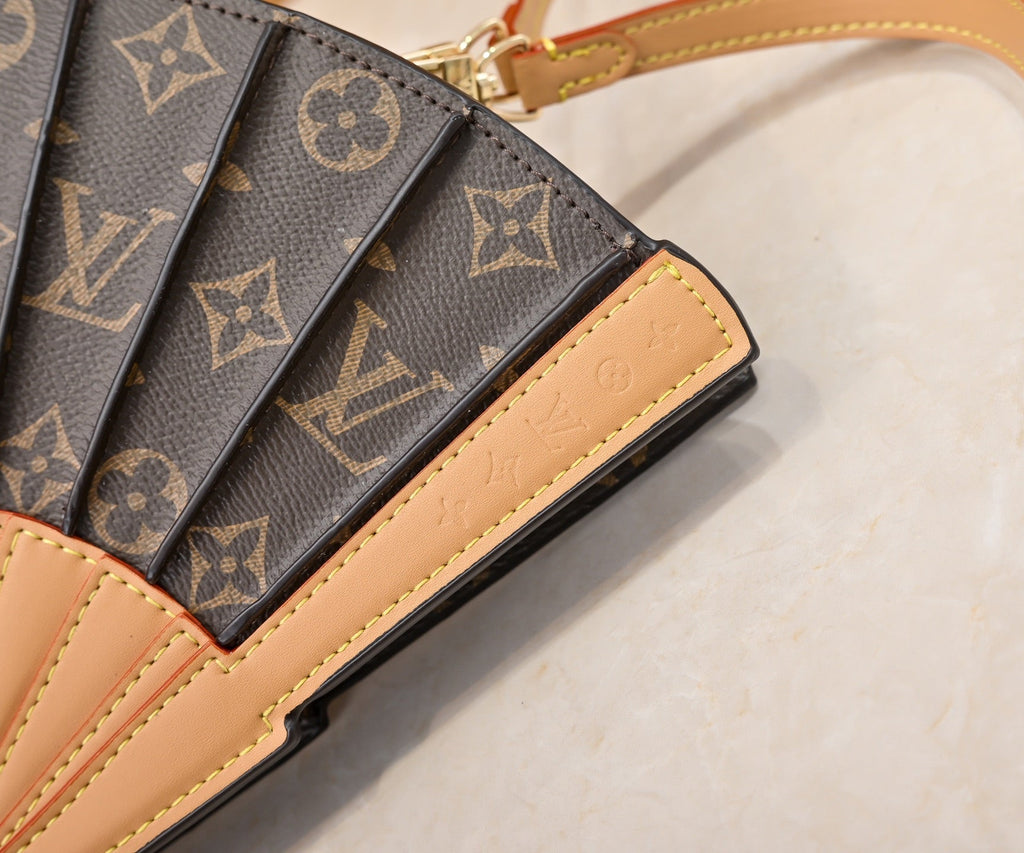 Elegant Fan-Shaped Leather Crossbody Bag