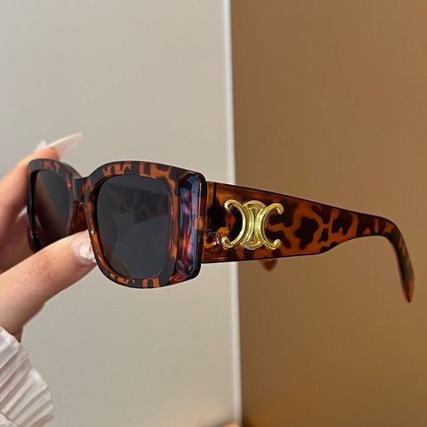 Óculos de sol retrô luxuosos com placa dourada