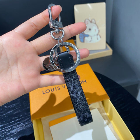 Porte-clés en cuir de luxe – Design monogramme classique