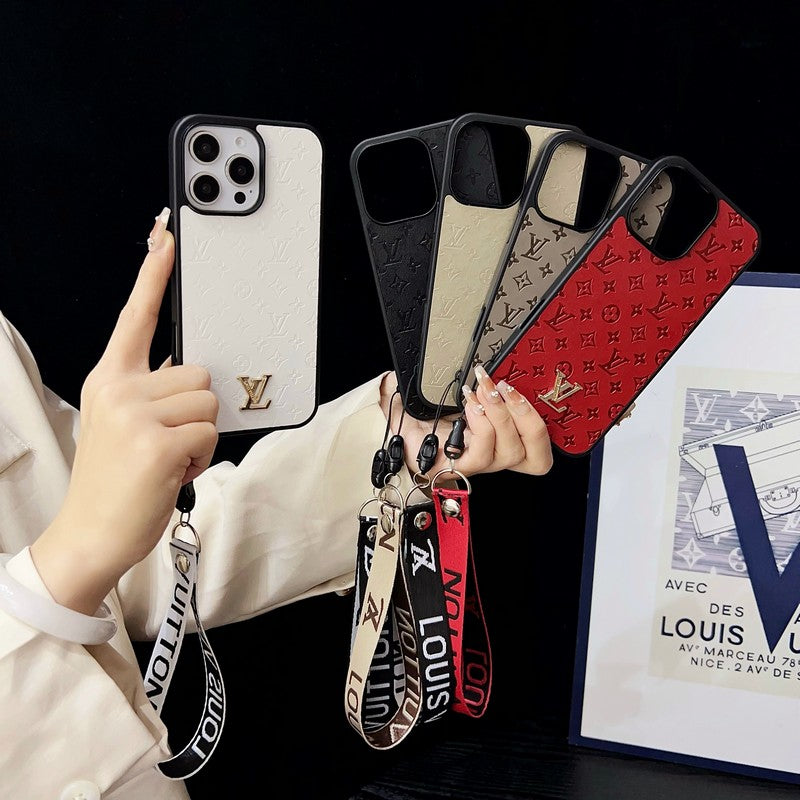 Coque et skin iPhone de luxe avec chaîne à main marron