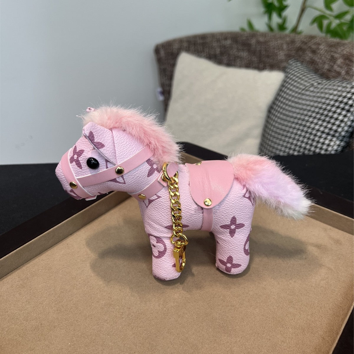 Luxury Horse Charm Keychain – Stylish Bag Pendant Accessory