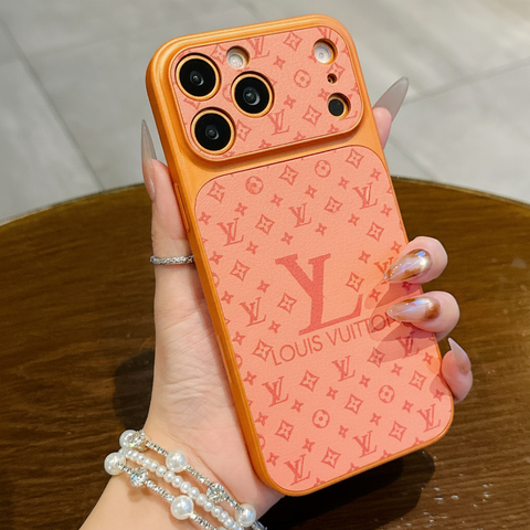 Luxuriöse iPhone-Hülle mit geprägtem Muster