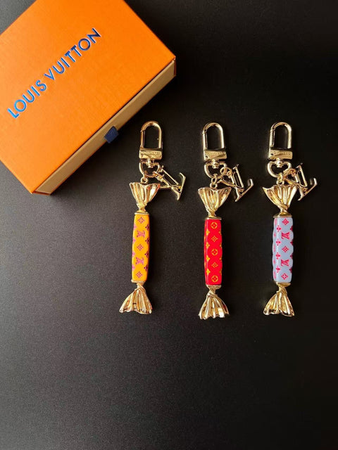 Candy Charm kulcstartó – aranyos luxus-ihlette táskafüggő kiegészítő