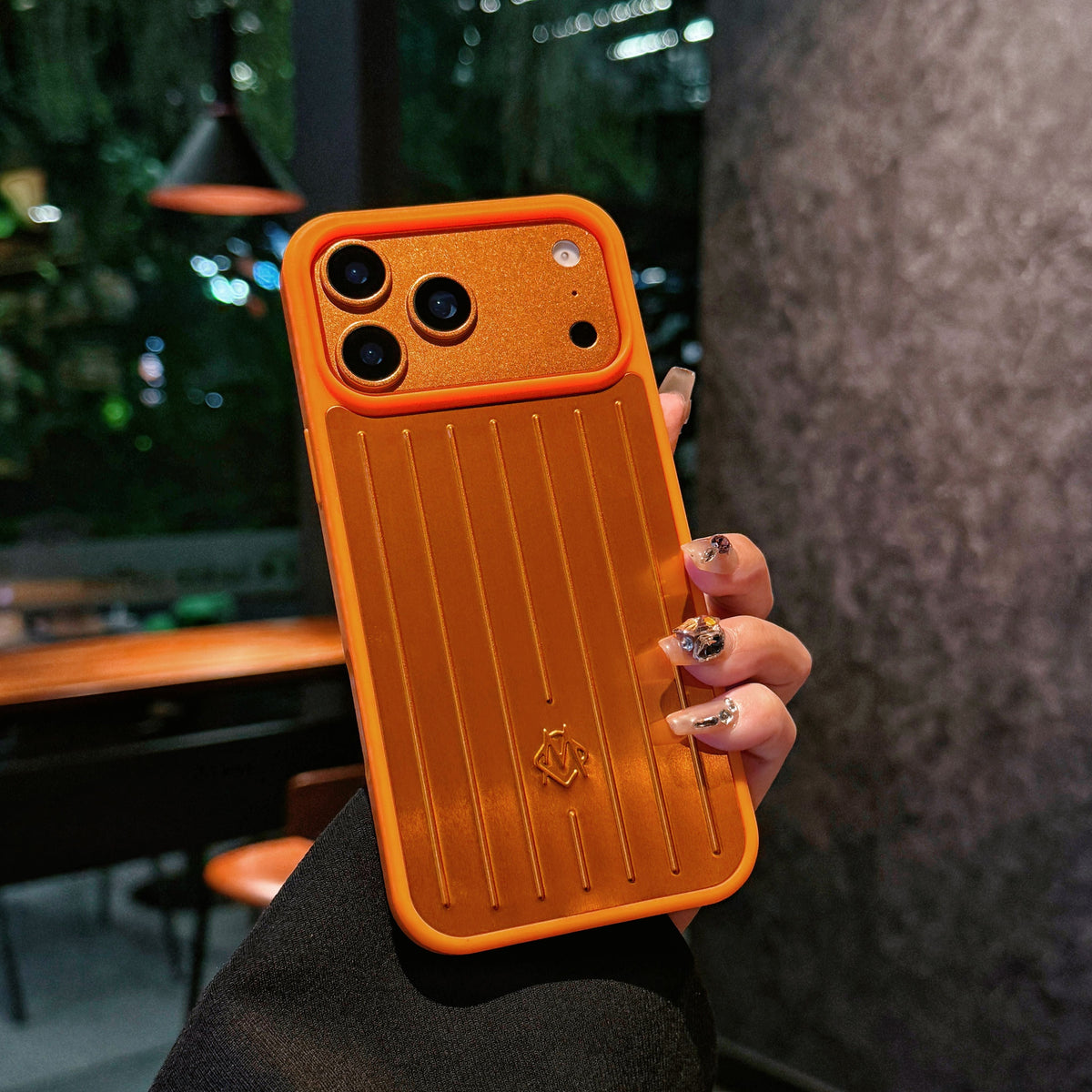 Ribbet Metallic Armour iPhone-etui – Stilfuld beskyttelse inspireret af rejser