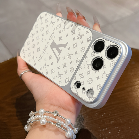 Luxuriöse iPhone-Hülle mit geprägtem Muster