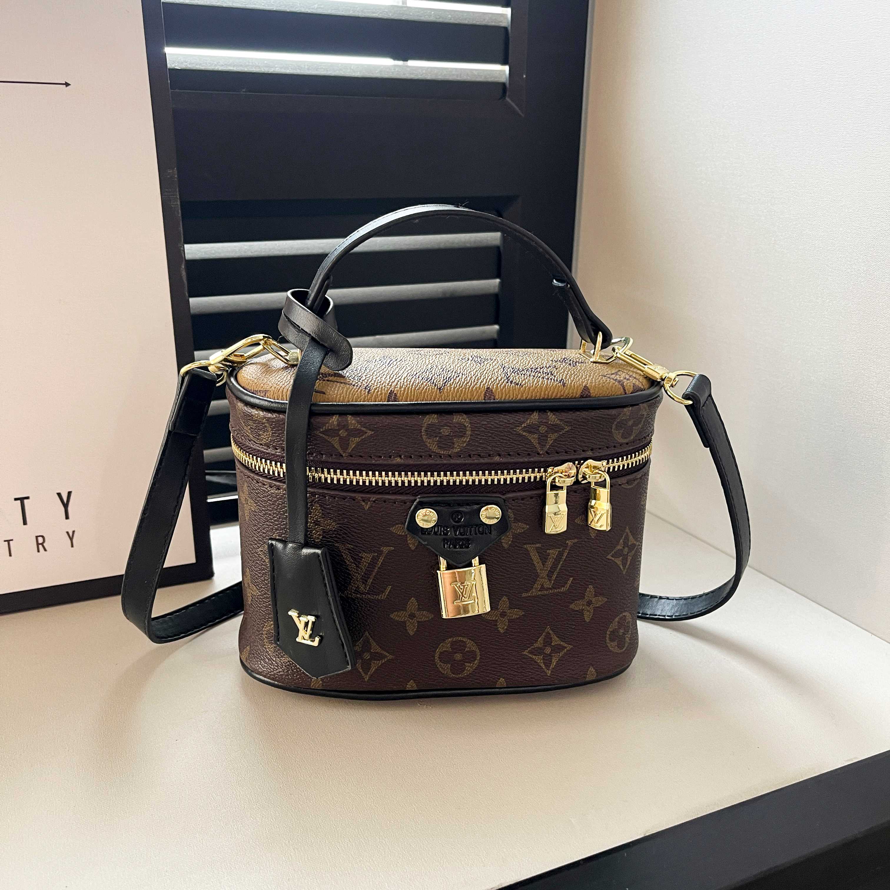 Sac à main Box d’inspiration vintage – Élégante boîte fourre-tout Monogram
