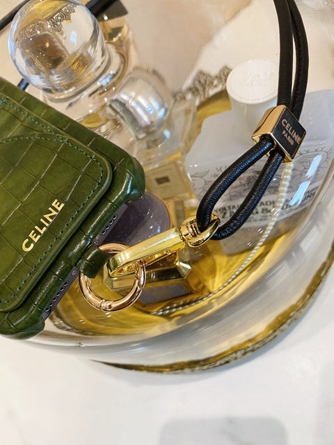 Celine iPhone-Hülle mit Alligatormuster, Kartenhalter und Riemen, Grün -EYP241415