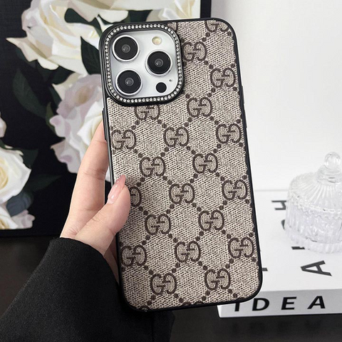 高級感のあるファブリックのスパークルサラウンドiPhoneケース
