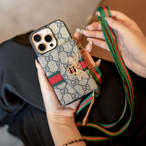 Premium Advanced iPhone-Hülle zum Umhängen mit Kartenhalter und Schultergurt