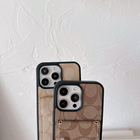 Klasisks iPhone korpuss ar kartes turētāju un siksniņu gaiši brūns -SJ240513