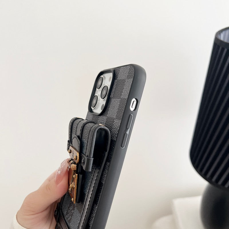 Luxuriöse schwarz-weiße iPhone-Hülle zum Umhängen mit Kette