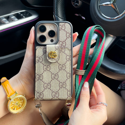 カードホルダーとストラップ付きの高級クロスボディiPhoneケース