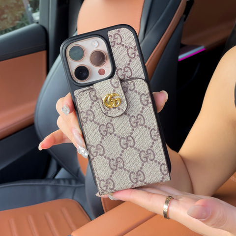 カードホルダーとストラップ付きの高級クロスボディiPhoneケース