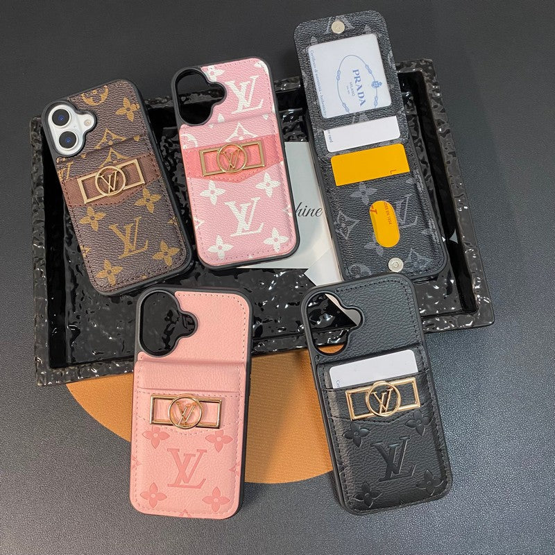 Luxuriöse iPhone-Hülle mit Kartenetui und goldenem Logo