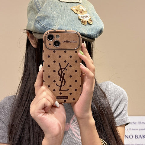 Capa para iPhone em couro marrom Saint