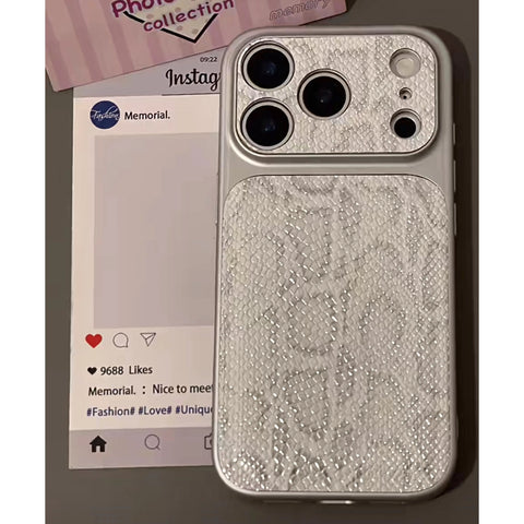 Custodia per iPhone di lusso con texture in pelle di serpente