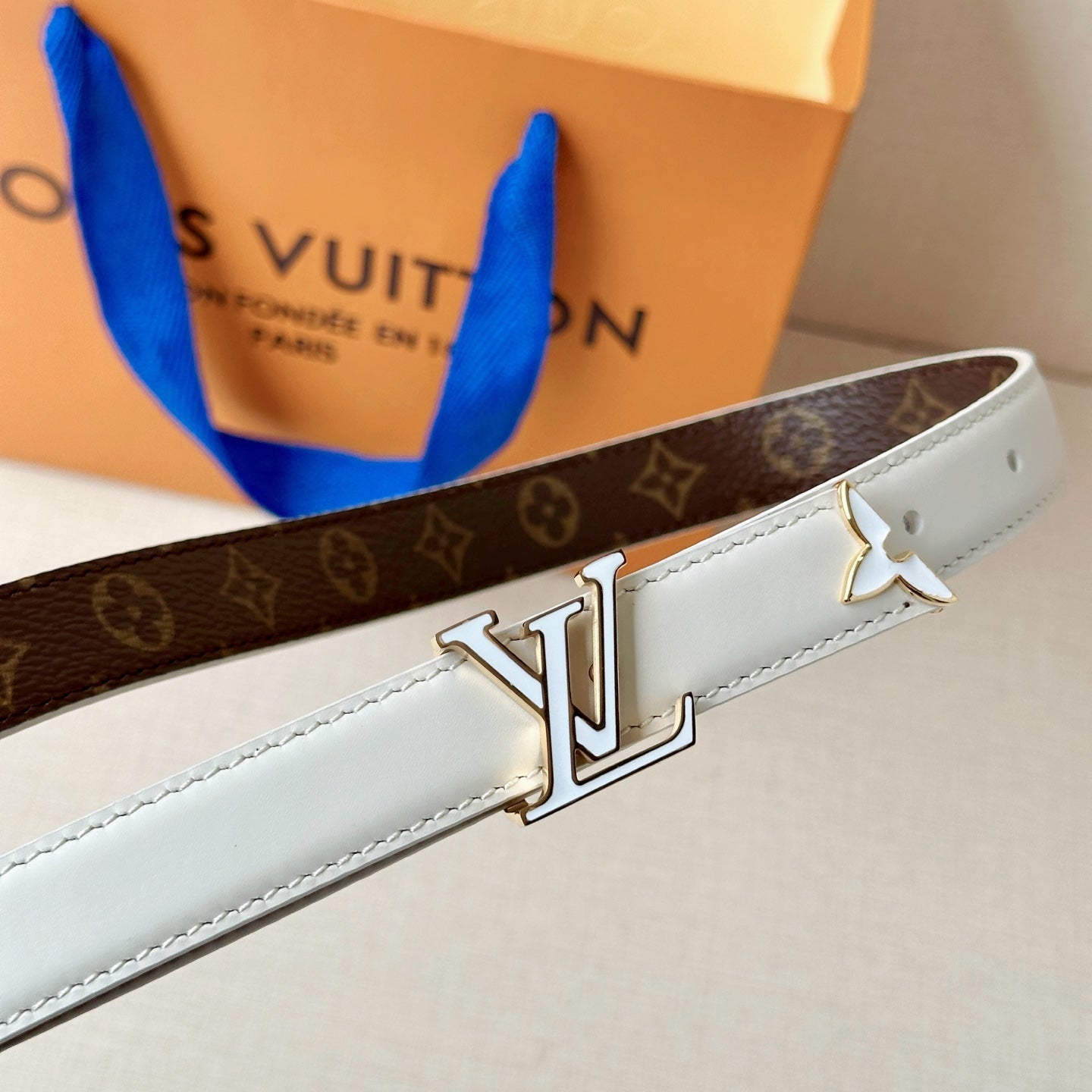 Η γυναικεία ζώνη Luxury Monogram