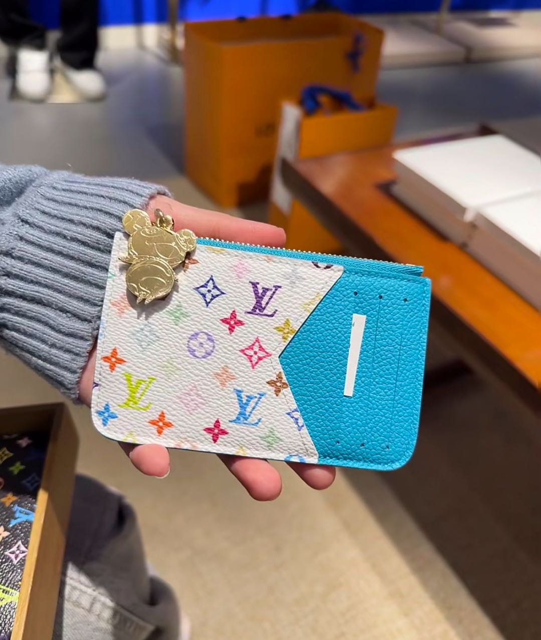 L-inspirierte Kartenhalter-Geldbörse: Schick & funktionell!
