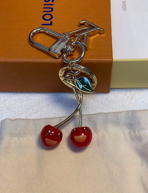 🌟 Μπρελόκ L- Cherry: Χαριτωμένο + Πολυτελές, Όλα σε Ένα 🍒✨