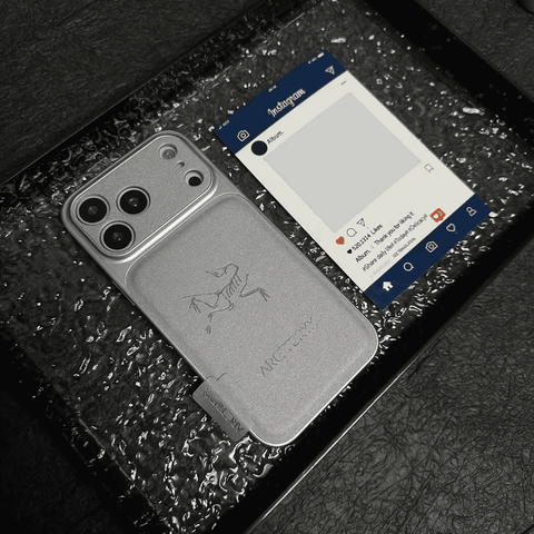 Capa luxuosa para iPhone ao ar livre