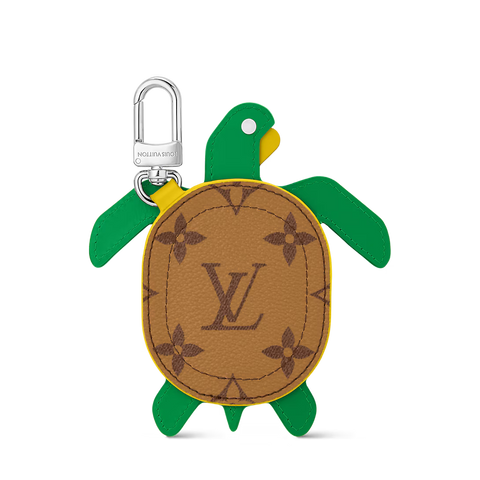 Lindo llavero con monograma en forma de tortuga