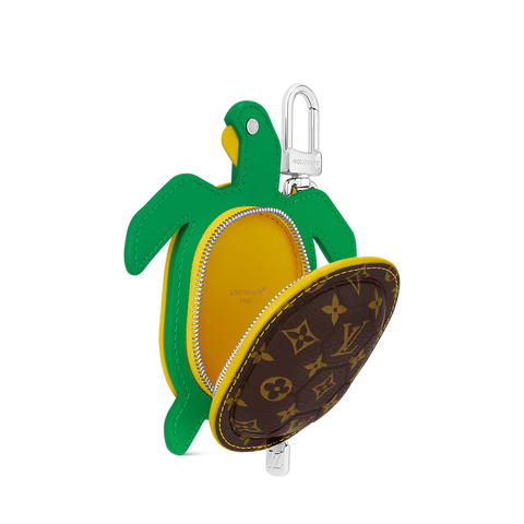 Lindo llavero con monograma en forma de tortuga